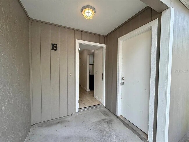 Building Photo - 7209 SW 45th Pl