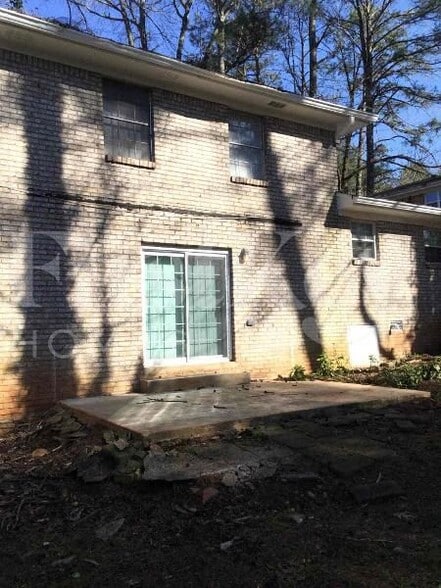 Building Photo - 2364 Tiffany Cir