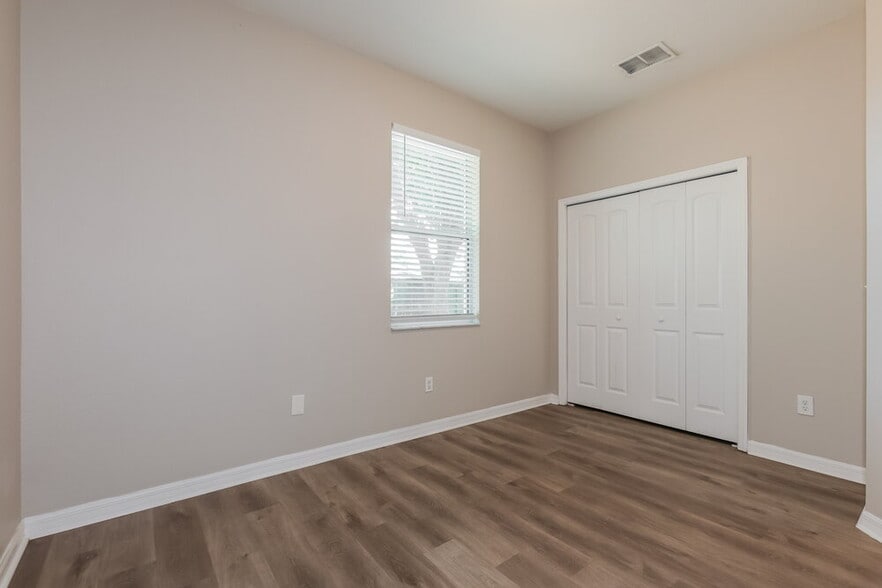 Building Photo - 1610 White Dove Ct