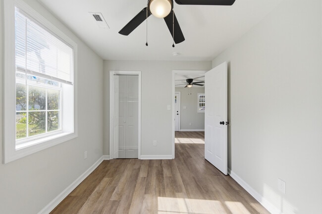 Building Photo - 4308 Roanoke Ave