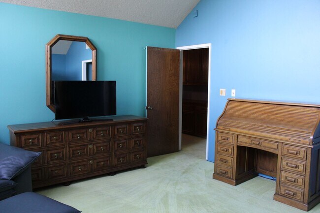 Building Photo - Unique Bakersfield Home for Rent Bakersfiled Country Club