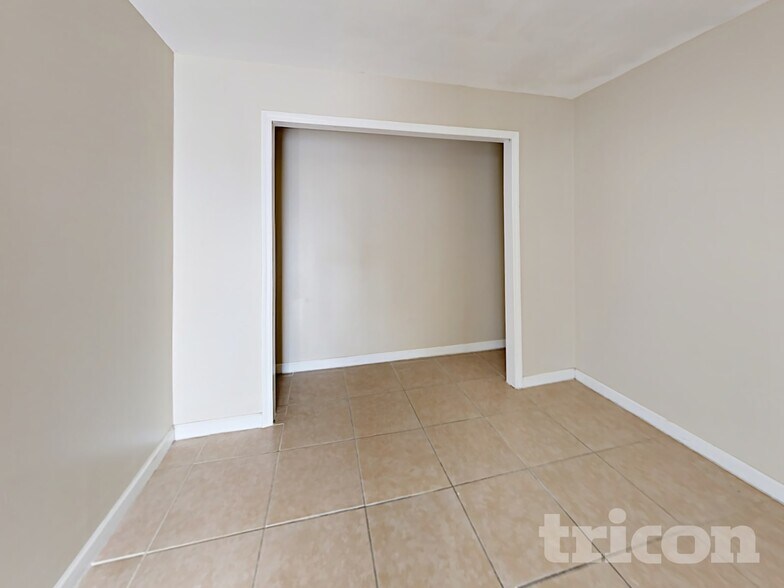 Building Photo - 2125 El Campo Ave