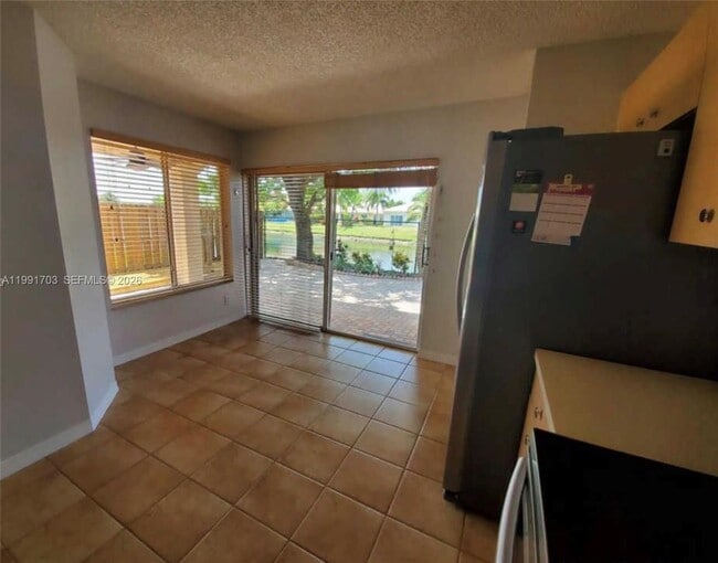 Building Photo - 7464 SW 164th Ct