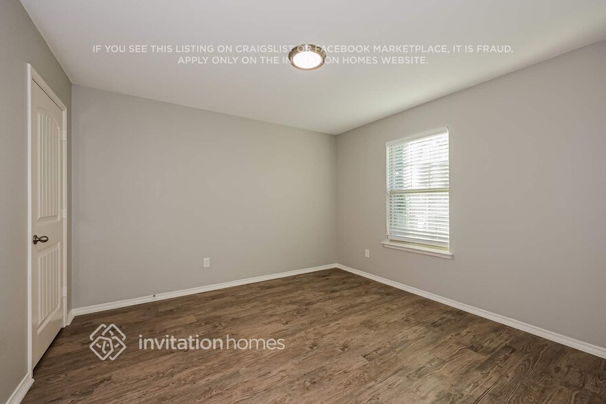 Building Photo - 112 Pony Ct