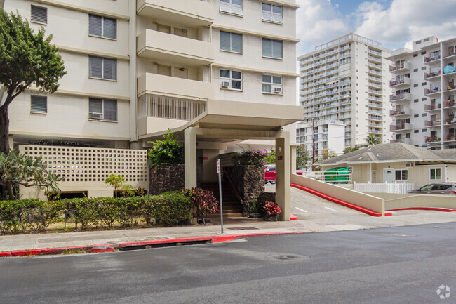 Building Photo - Liliuokalani Plaza