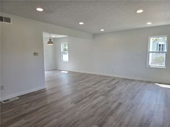 Building Photo - 51 Grangerford Heights