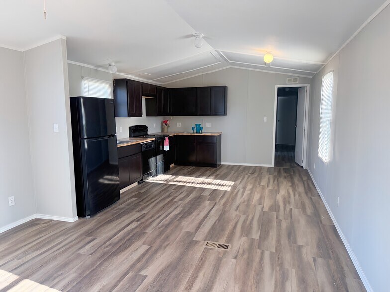 Building Photo - 110 N Michigan St