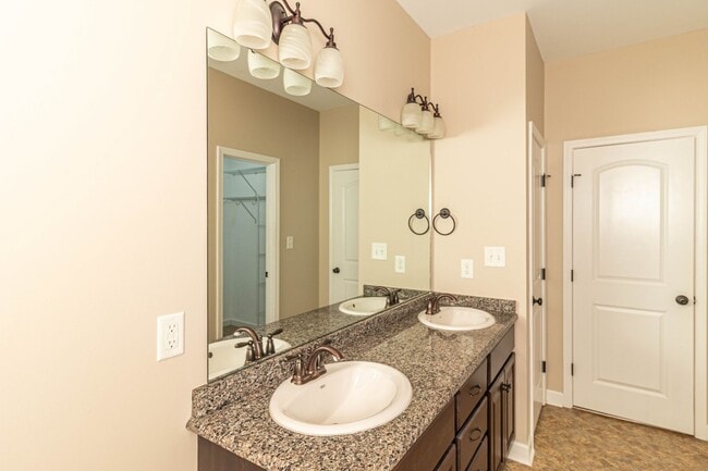 Building Photo - 103 Calabash Ct