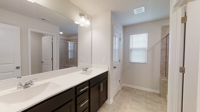 Building Photo - 103 Silver Fir Ln