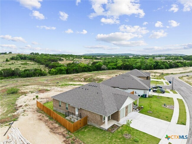 Building Photo - 117 Leon Ln