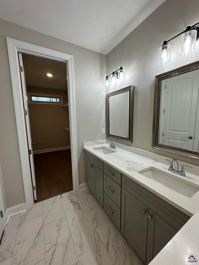 Building Photo - 110 Mayberry Ln