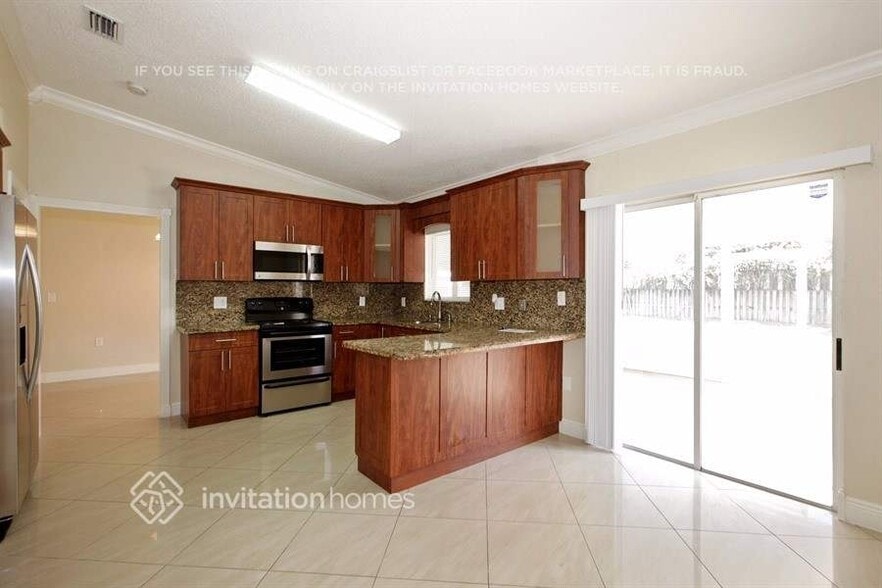 Building Photo - 20251 SW 130th Ct