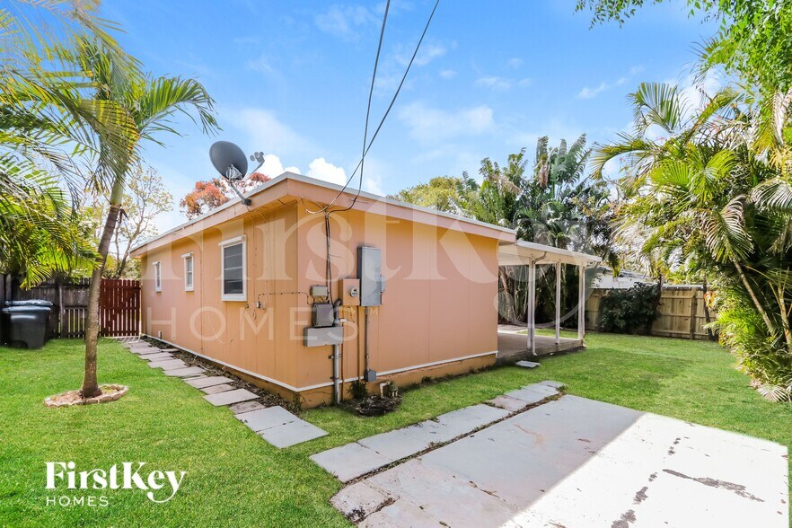 Building Photo - 3025 Robert Rd