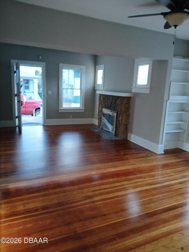 Building Photo - 316 Michigan Ave