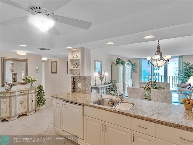 Building Photo - 1150 Hillsboro Mile-