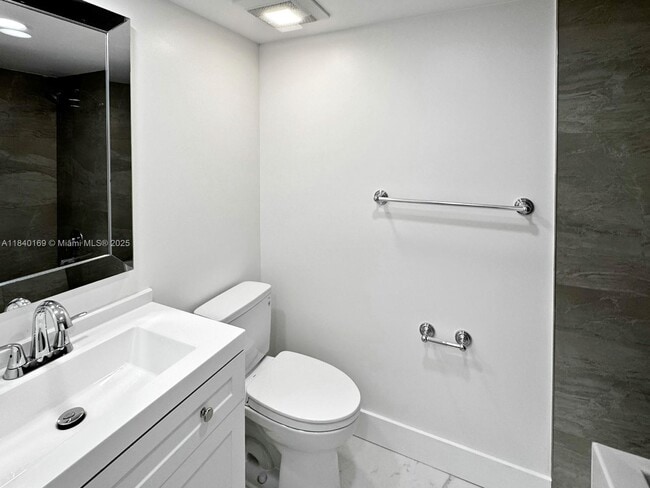 Building Photo - 9348 Chelsea Dr S