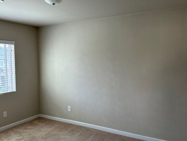 Building Photo - Woodbury Estates