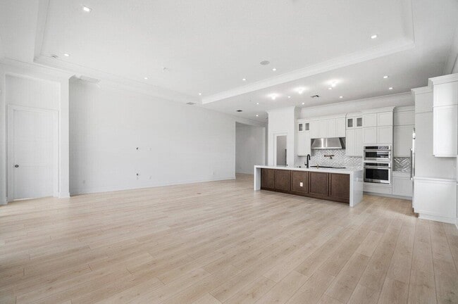 Building Photo - 13393 Artisan Cir