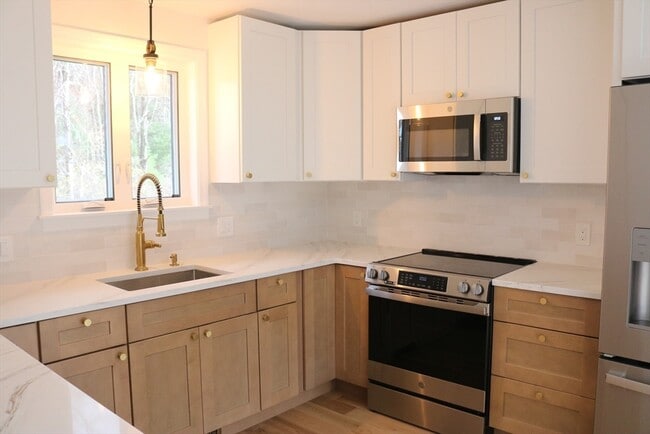 Building Photo - 189 Greenwood St