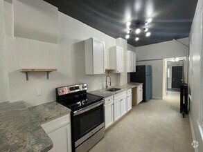 Building Photo - Fully renovated 3 bedrooms 1.5 bath with f...