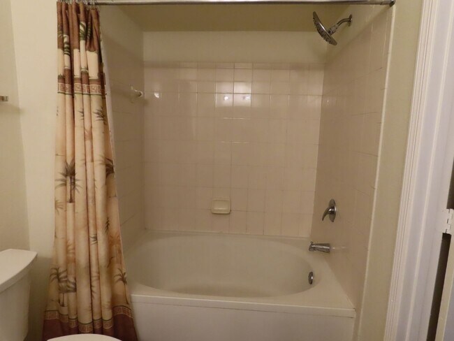 Building Photo - Orlando Park Central Gated Resort Style Co...