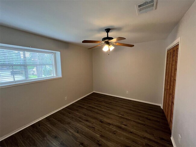 Building Photo - 214 Shenandoah Dr