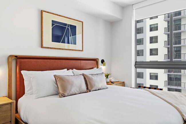 Building Photo - 11 NE 6th St