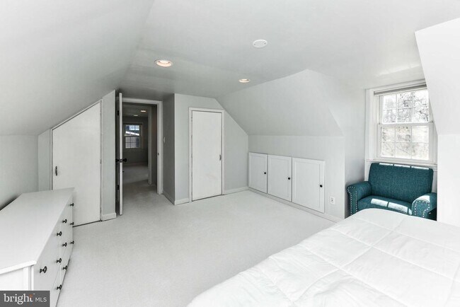 Building Photo - 7308 Poplar Ct