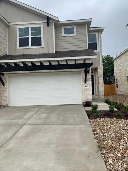 Front View - 1601 Fenton Hill Dr
