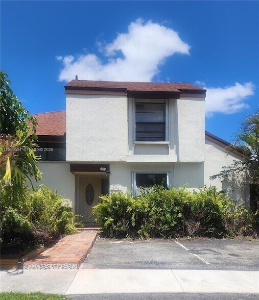 Building Photo - 9711 NW 4th Ln