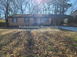 Building Photo - Large 3 bed 1.5 bath!