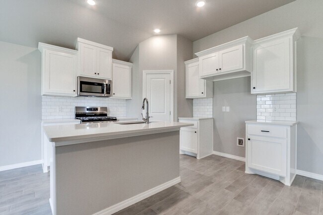 Building Photo - Modern New Construction in gated Delmar La...