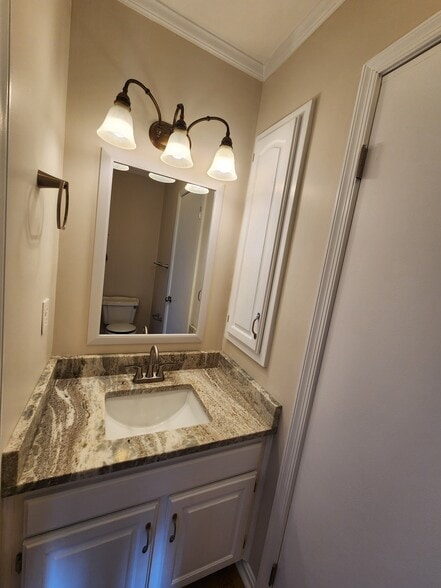 Building Photo - 860 Beaglin Park Dr