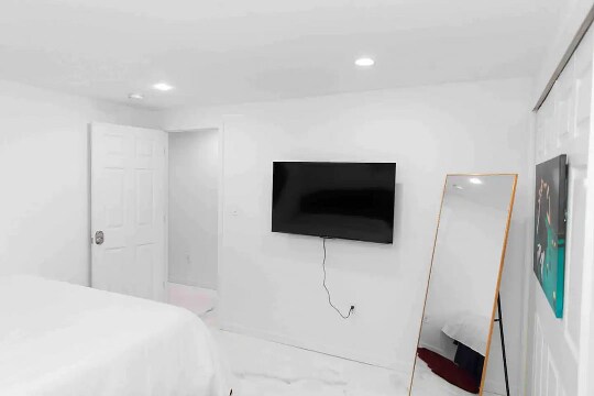 Building Photo - 24 Midwood St