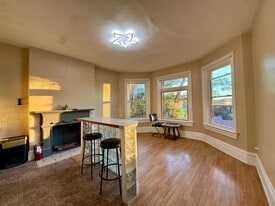Building Photo - 1749 Crafton Blvd