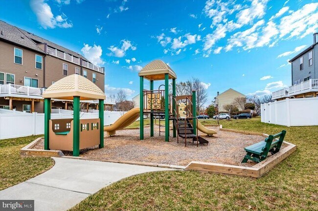 Building Photo - 45366 Daveno Square