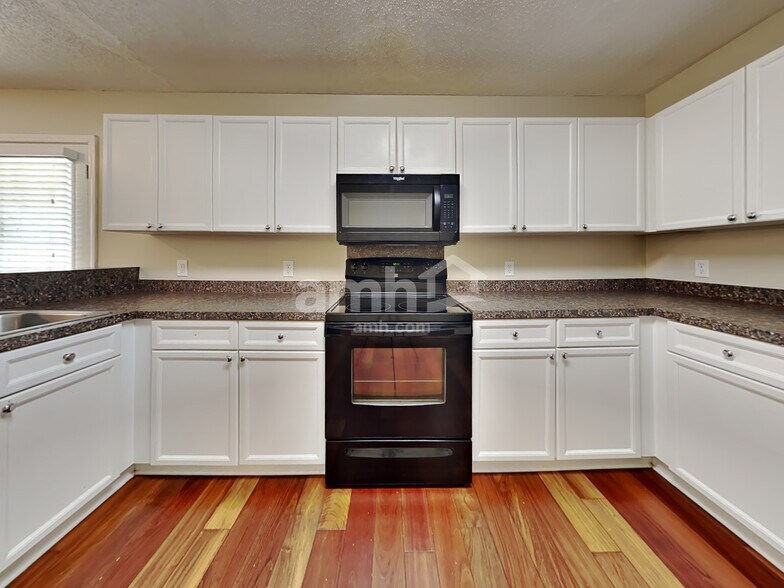 Building Photo - 405 White Bluff Ct