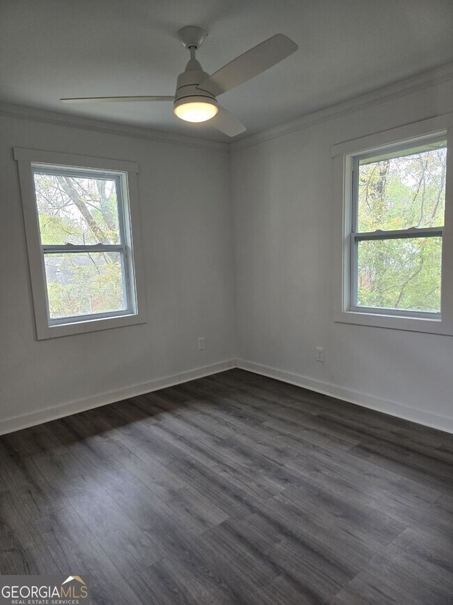 Building Photo - 1895 Stockton St