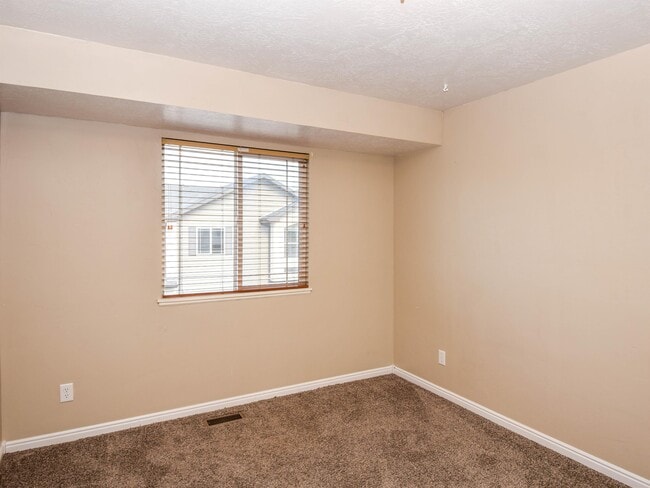 Building Photo - 537 W 1570 N