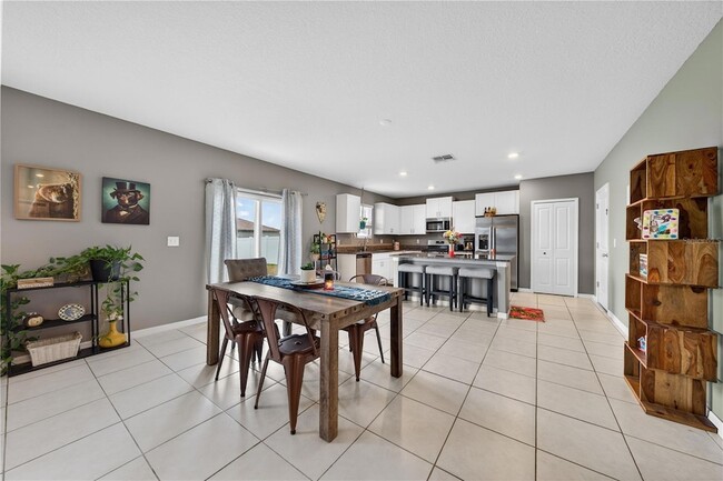 Building Photo - 10291 Shady Preserve Dr