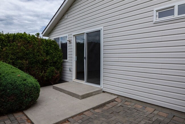 Building Photo - 1510 N Madson Ln