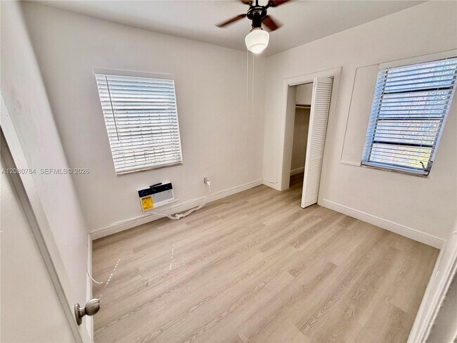 Building Photo - 3790 SW 27th St