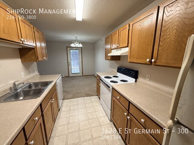 Building Photo - 1428 E St Germain St