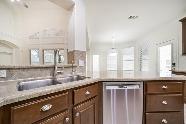 Building Photo - 14015 Falcon Heights Dr