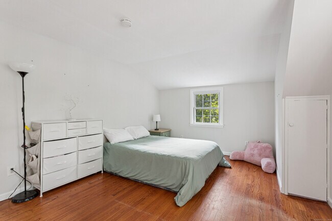 Building Photo - 111 Mill Hill Rd