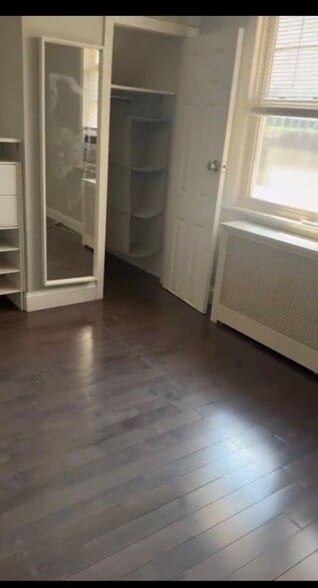 Building Photo - 9 Minetta Pl