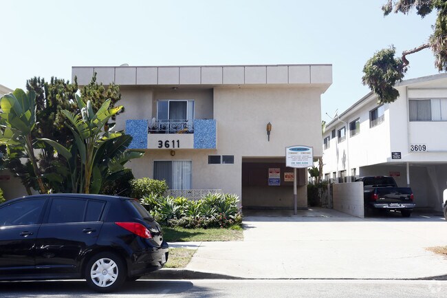 Building Photo - men361