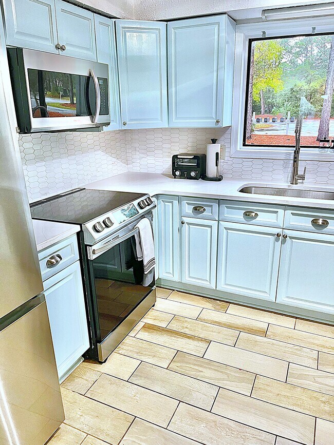 Primary Photo - 1809 Crooked Pine Dr