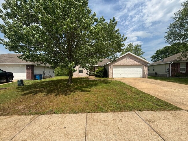 Building Photo - 6406 SW Hillside Ave