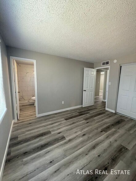 Building Photo - 13641 N 36th St